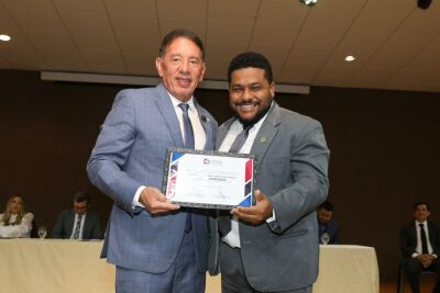 Imagem da notícia Gerson Claro recebe título de cidadão três-lagoense durante aniversário de Três Lagoas